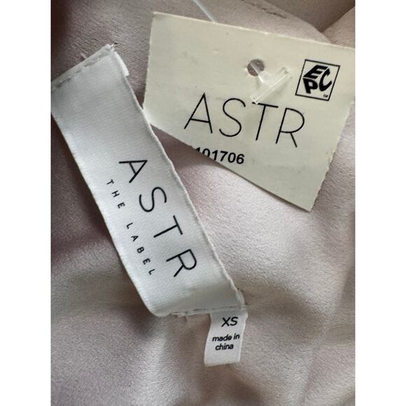 NEW ASTR THE LABEL ~ Spring Champagne Drape Front Cami Bodysuit Size XS - Picture 8 of 9